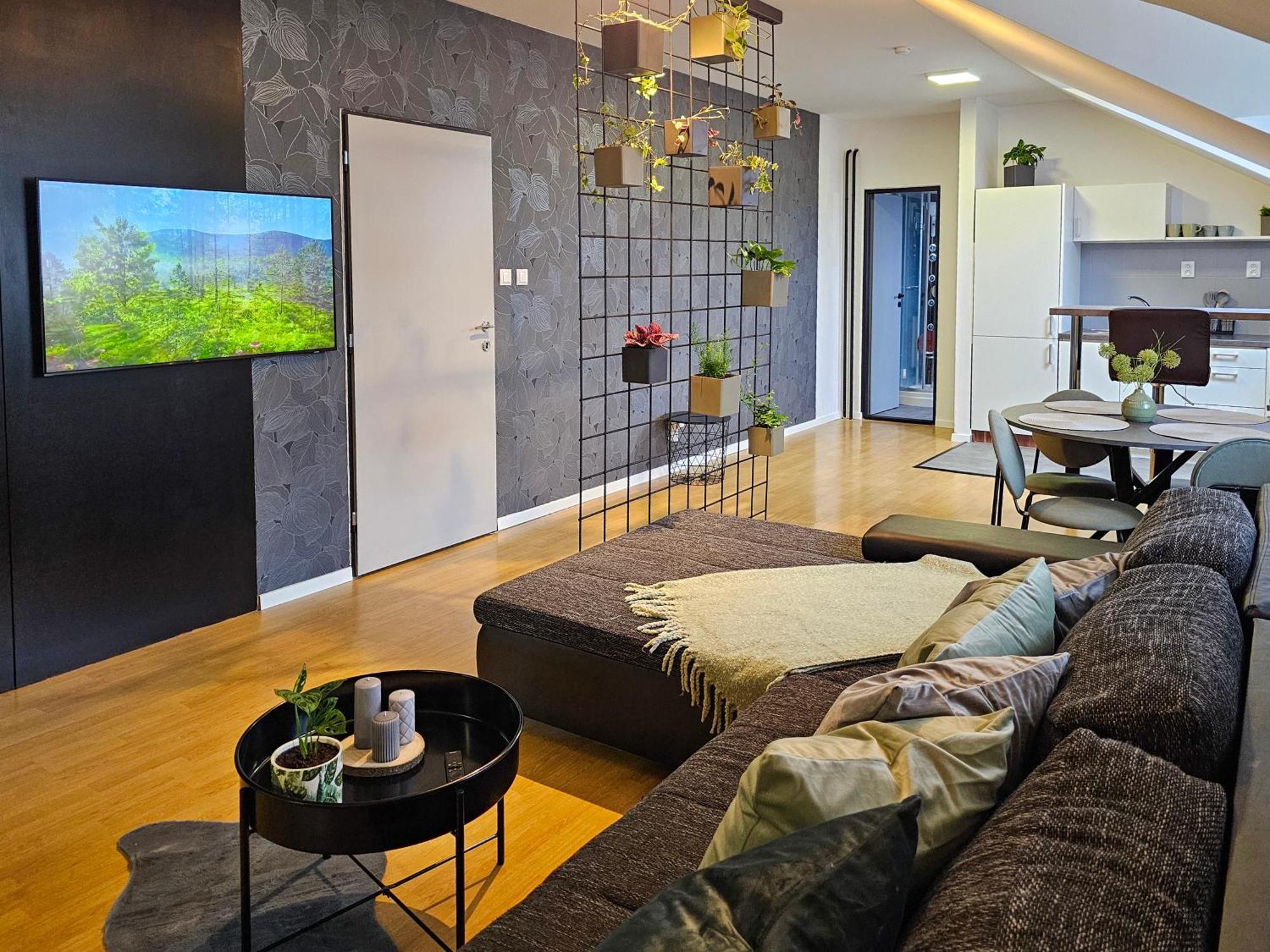 Urban Bloom Apartments By Booky Liptovský Mikuláš المظهر الخارجي الصورة
